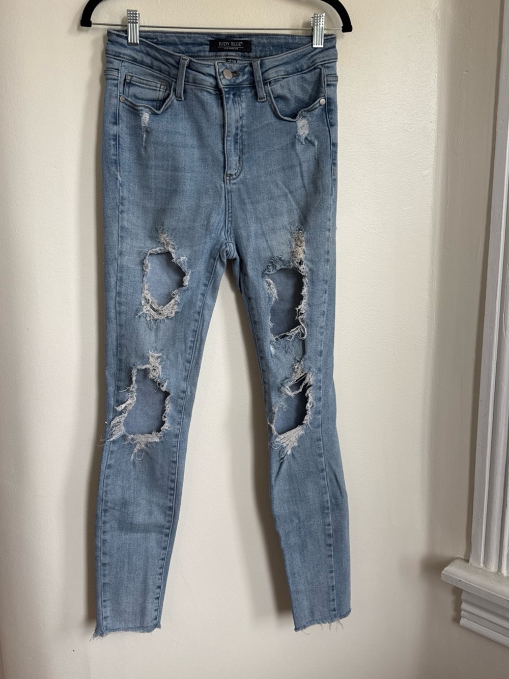 Judy Blue Medium Light Wash Distressed Skinny Jeans